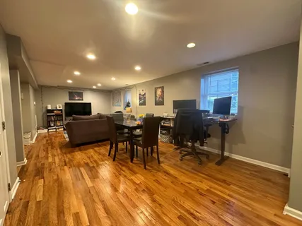 $210,000 | 2315 West Waveland Avenue, Unit B, Chicago, IL 60618