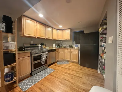 $210,000 | 2315 West Waveland Avenue, Unit B, Chicago, IL 60618