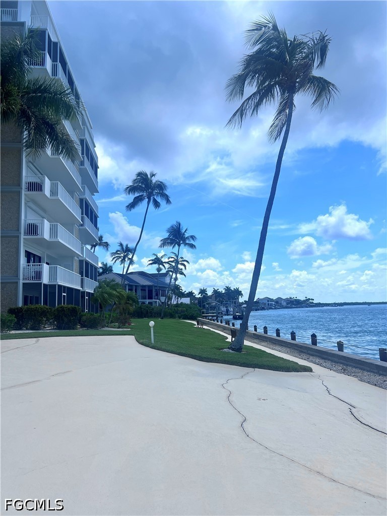 60 West Pelican Street, Unit 202 Naples, FL 34113 - Photo 4 of 21