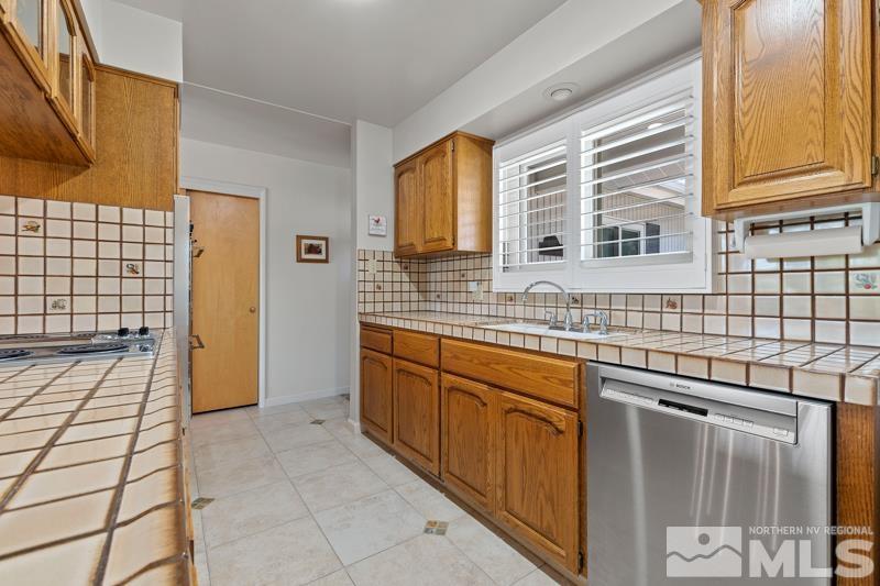 1085 Pineridge Drive Reno, NV 89509 - Photo 7 of 26 Photo 7