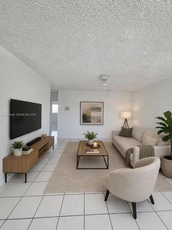 $1,900 | 4030 Southwest 61st Avenue, Unit 6, Davie, FL 33314