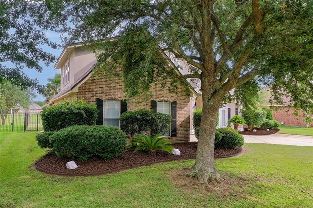 316 West Honors Point Court Slidell, LA 70458 - Photo 2 of 38