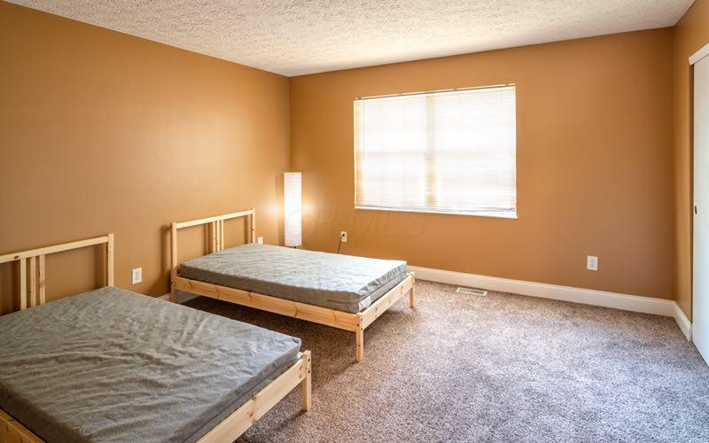 7925 Meadowhaven Boulevard, Unit 8 Columbus, OH 43235 - Photo 4 of 10 Gallery Image 4