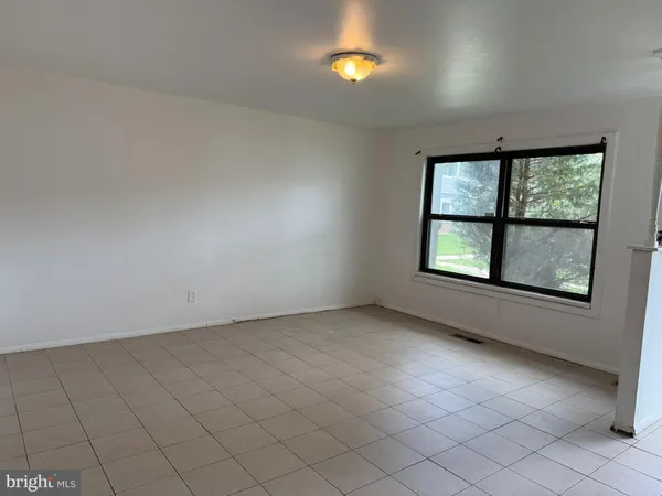 $2,000 | 25 Memphis Court, Sicklerville, NJ 08081