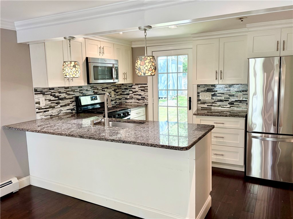 79 West Shore Drive Exeter, RI 02822 - Photo 5 of 28 Granite & Breakfast Bar