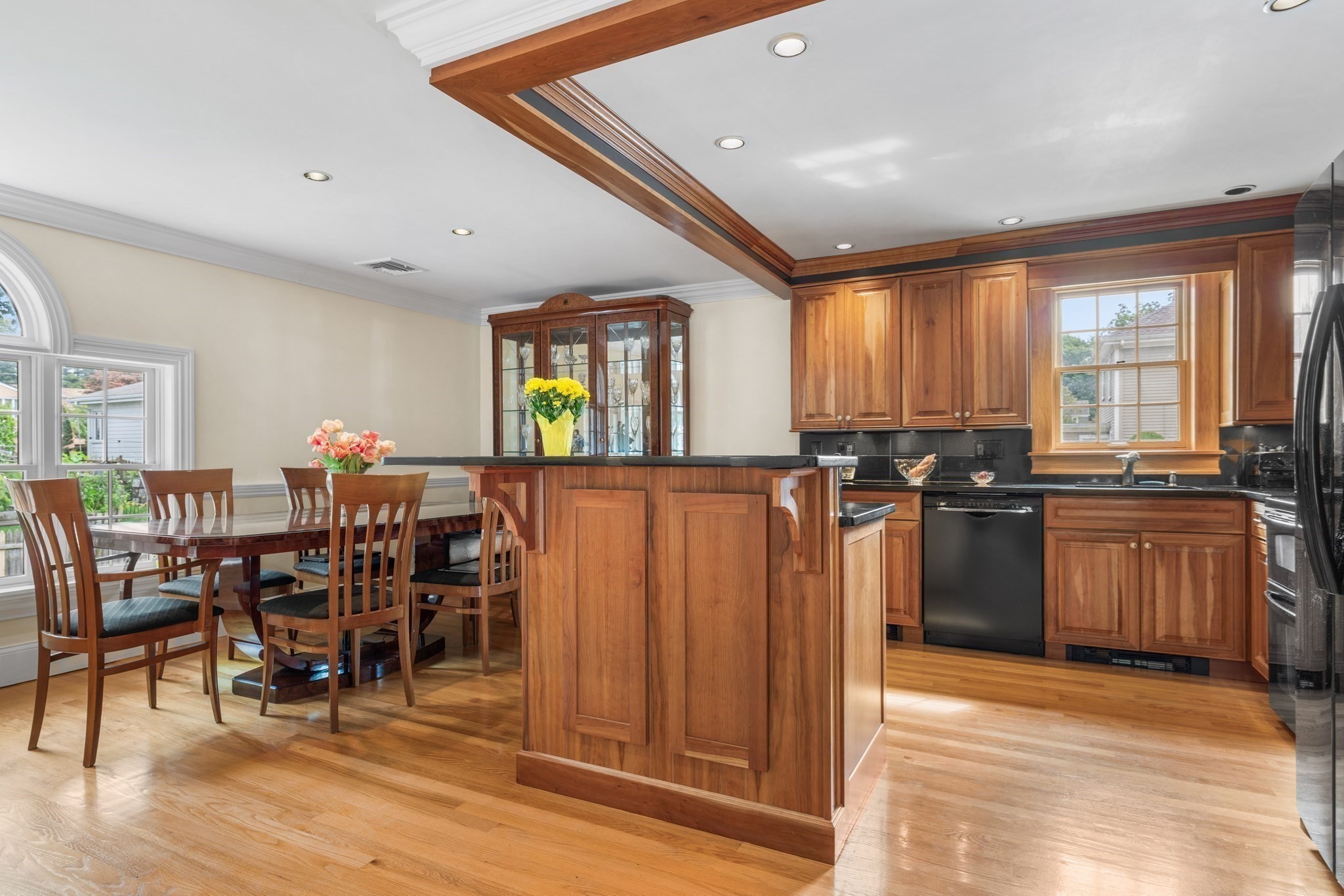 30 Hemenway Road Swampscott, MA 01907 - Photo 6 of 26 Gallery Image 6