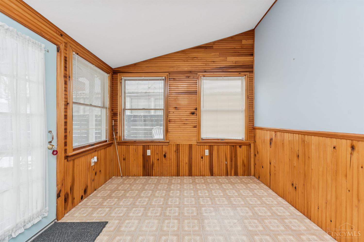 1675 Christopher Road Aberdeen, OH 45101 - Photo 14 of 34