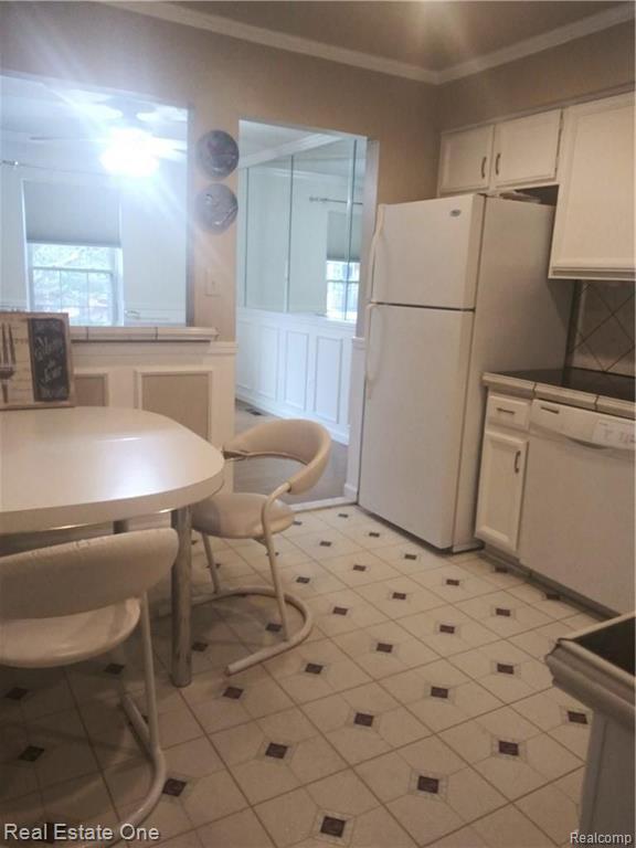 29656 Middlebelt Road, Unit 2403 Farmington, MI 48334 - Photo 4 of 12