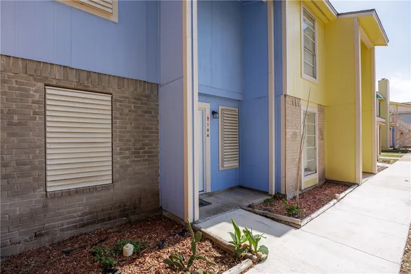 $114,900 | 6702 Everhart Road, Unit T106, Corpus Christi, TX 78413
