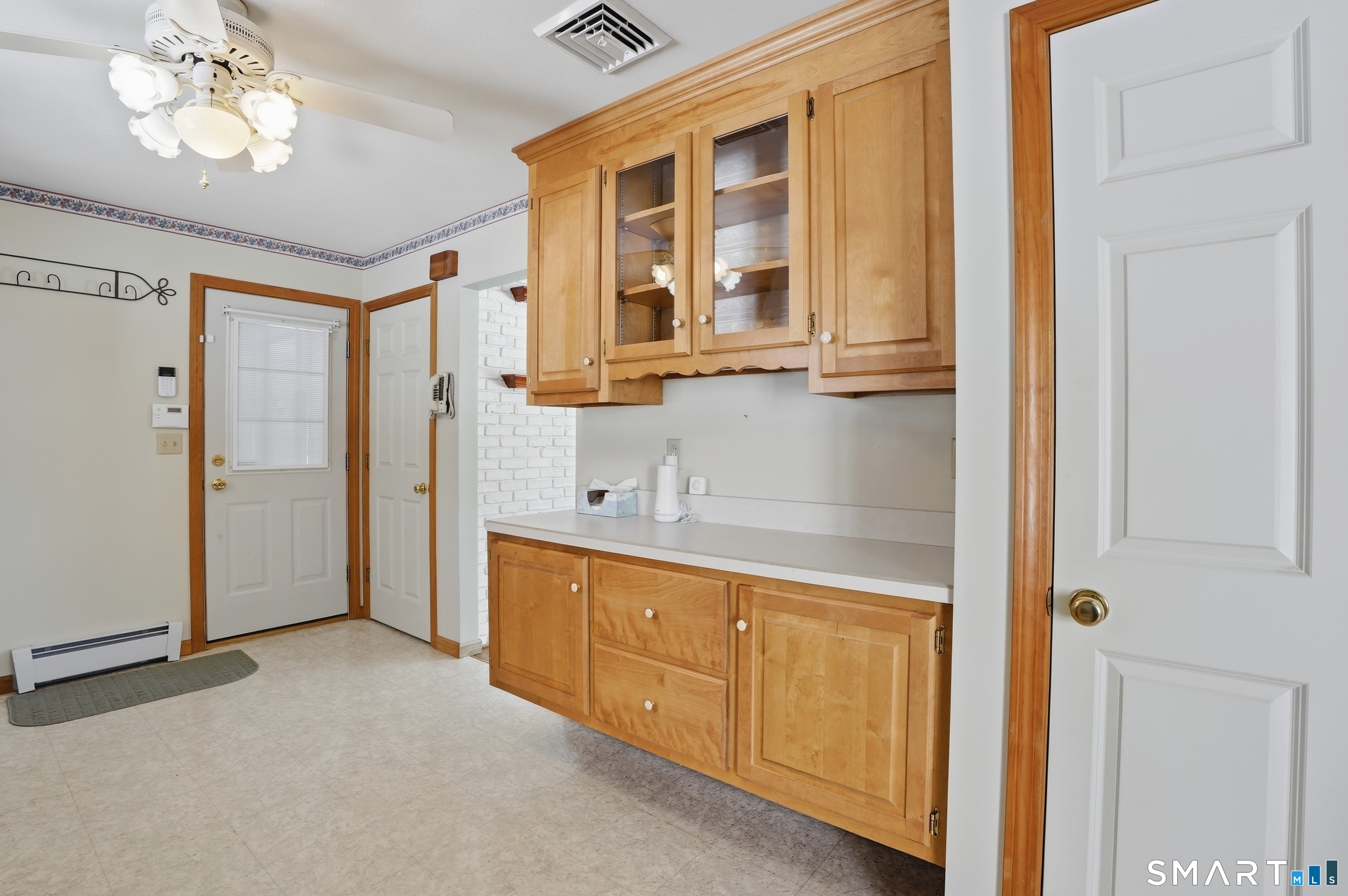 36 Longview Terrace Naugatuck, CT 06770 - Photo 9 of 29
