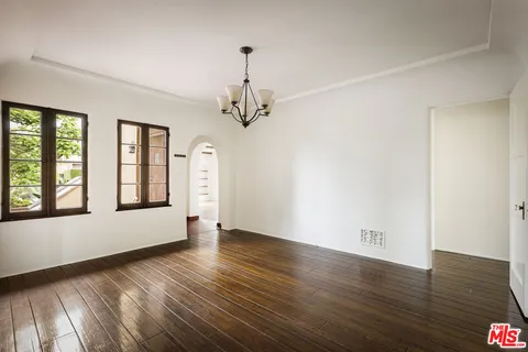 $1,995,000 | 844 South Curson Avenue, Los Angeles, CA 90036