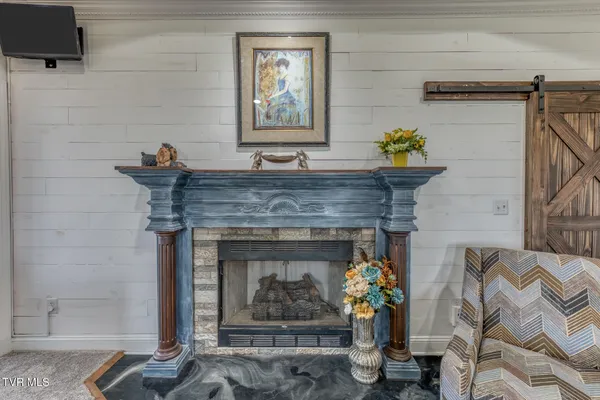 $625,000 | 18348 Buffalo Pond Road, Bristol, VA 24202