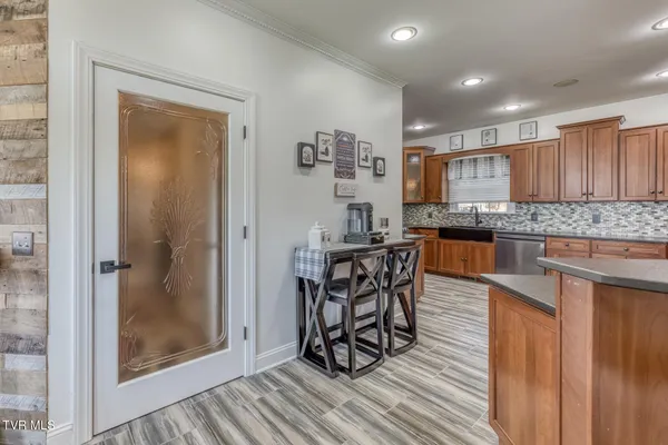 $625,000 | 18348 Buffalo Pond Road, Bristol, VA 24202