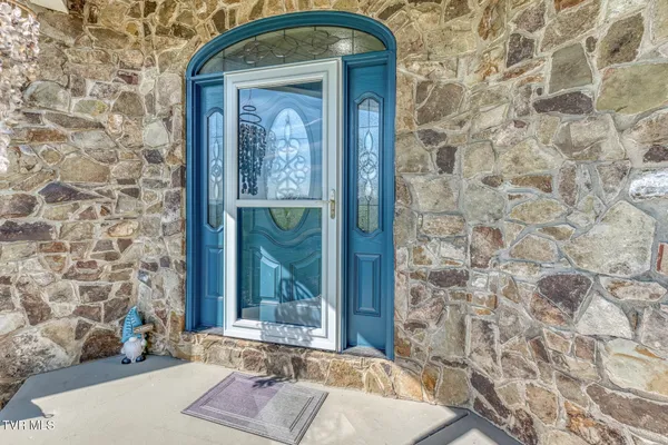 $625,000 | 18348 Buffalo Pond Road, Bristol, VA 24202