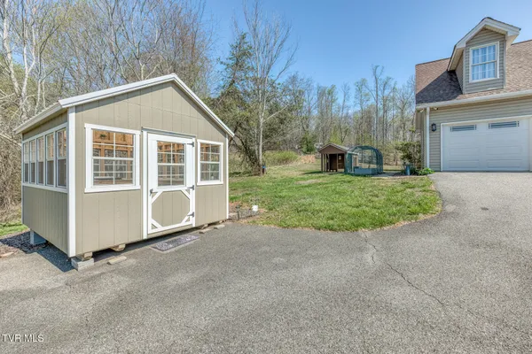 $625,000 | 18348 Buffalo Pond Road, Bristol, VA 24202