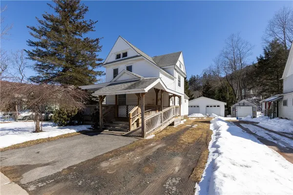 $190,000 | 94 Griswold Street, Walton, NY 13856