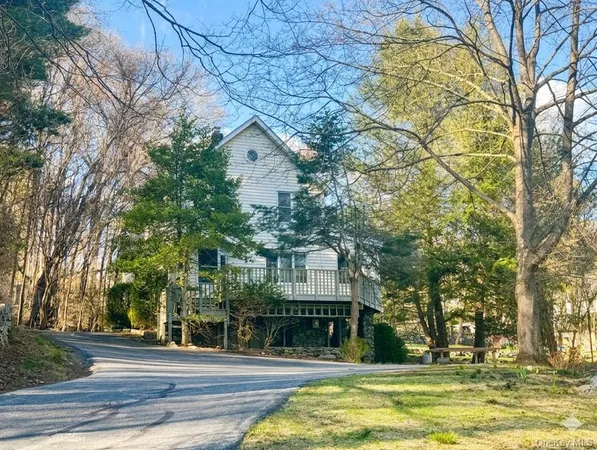 $489,900 | 147 Stoneleigh Avenue, Carmel, NY 10512