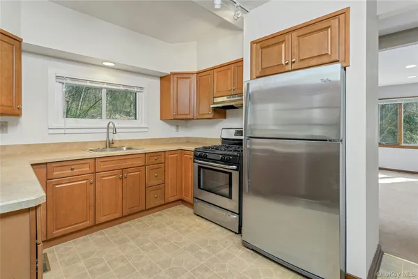 $489,900 | 147 Stoneleigh Avenue, Carmel, NY 10512