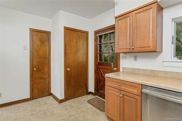 $489,900 | 147 Stoneleigh Avenue, Carmel, NY 10512