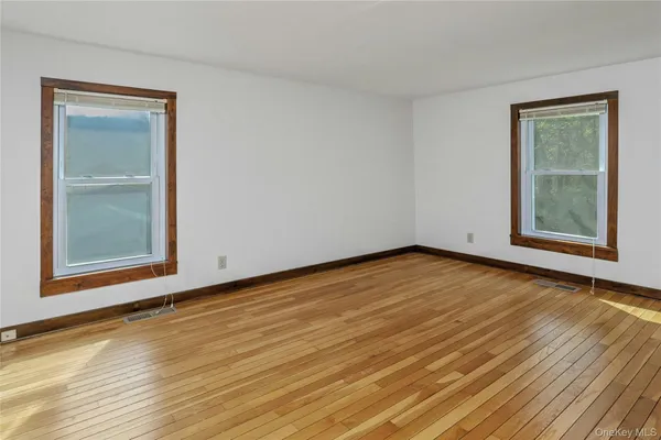 $489,900 | 147 Stoneleigh Avenue, Carmel, NY 10512