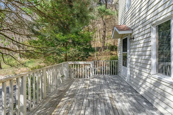 $489,900 | 147 Stoneleigh Avenue, Carmel, NY 10512