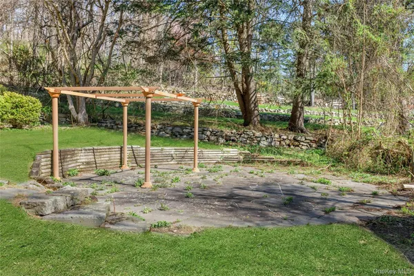 $489,900 | 147 Stoneleigh Avenue, Carmel, NY 10512