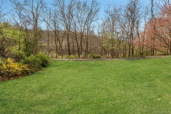 $489,900 | 147 Stoneleigh Avenue, Carmel, NY 10512