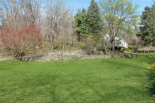 $489,900 | 147 Stoneleigh Avenue, Carmel, NY 10512