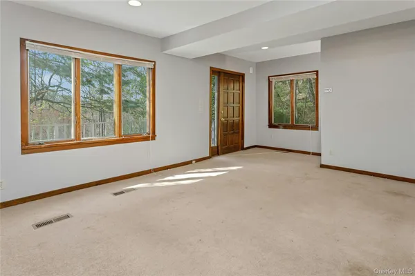 $489,900 | 147 Stoneleigh Avenue, Carmel, NY 10512