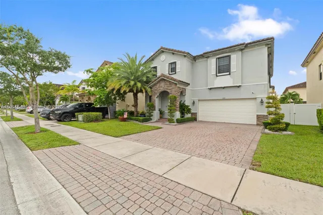 $899,900 | 3521 West 92nd Place, Hialeah, FL 33018