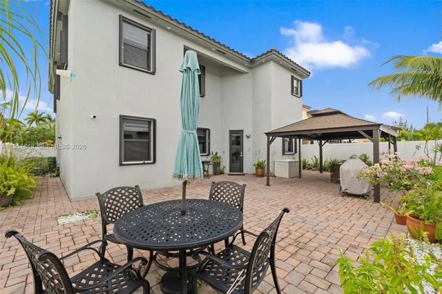 $899,900 | 3521 West 92nd Place, Hialeah, FL 33018