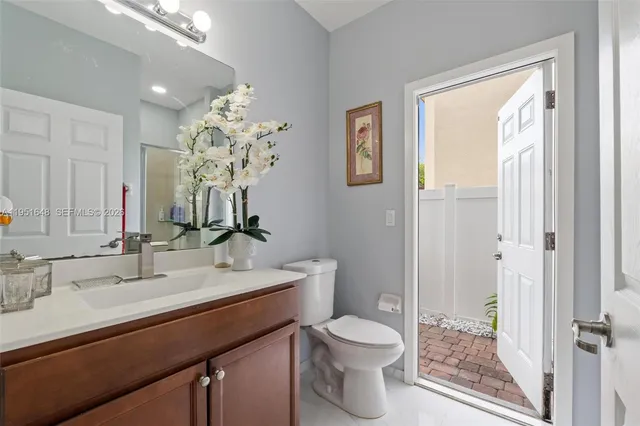 $899,900 | 3521 West 92nd Place, Hialeah, FL 33018