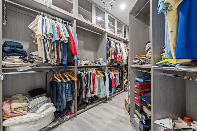 $899,900 | 3521 West 92nd Place, Hialeah, FL 33018