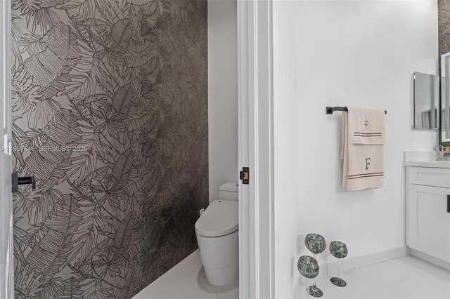 $899,900 | 3521 West 92nd Place, Hialeah, FL 33018