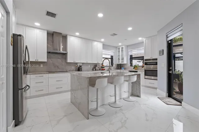 $899,900 | 3521 West 92nd Place, Hialeah, FL 33018