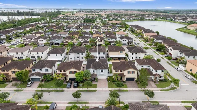 $899,900 | 3521 West 92nd Place, Hialeah, FL 33018