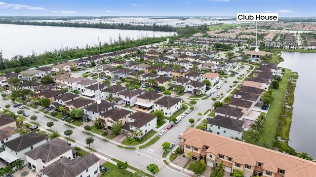 $899,900 | 3521 West 92nd Place, Hialeah, FL 33018