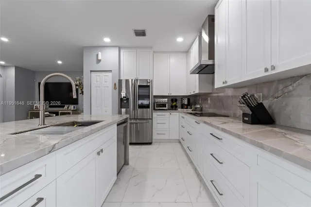 $899,900 | 3521 West 92nd Place, Hialeah, FL 33018