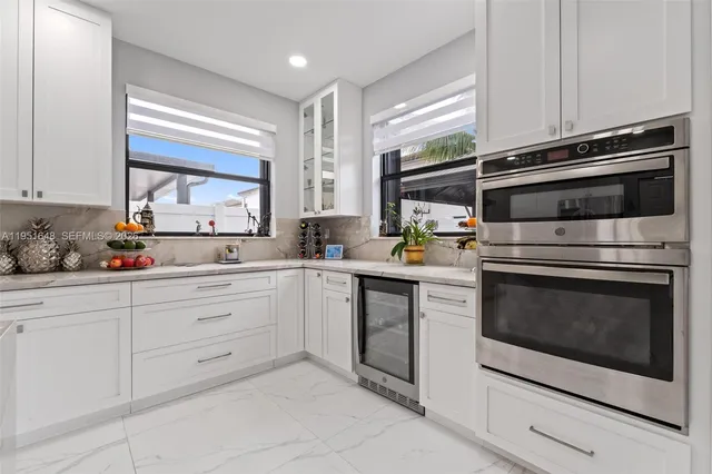 $899,900 | 3521 West 92nd Place, Hialeah, FL 33018