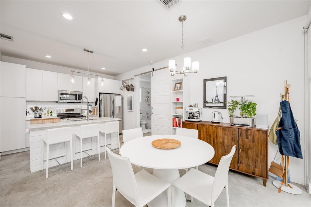1404 East 2nd Street, Unit 2 Austin, TX 78702 - Photo 5 of 33