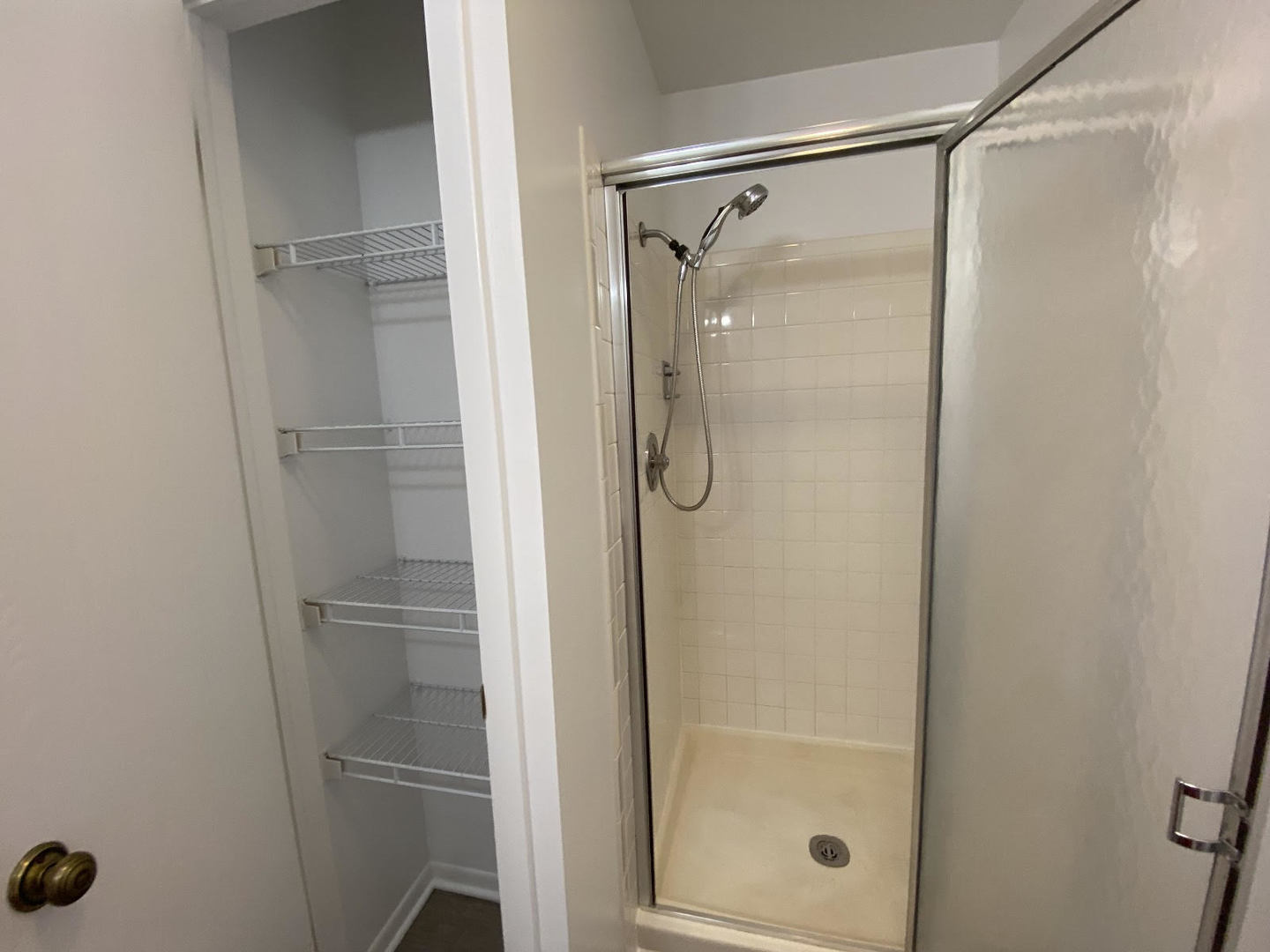 186 Grove Avenue, Unit D Des Plaines, IL 60016 - Photo 14 of 16