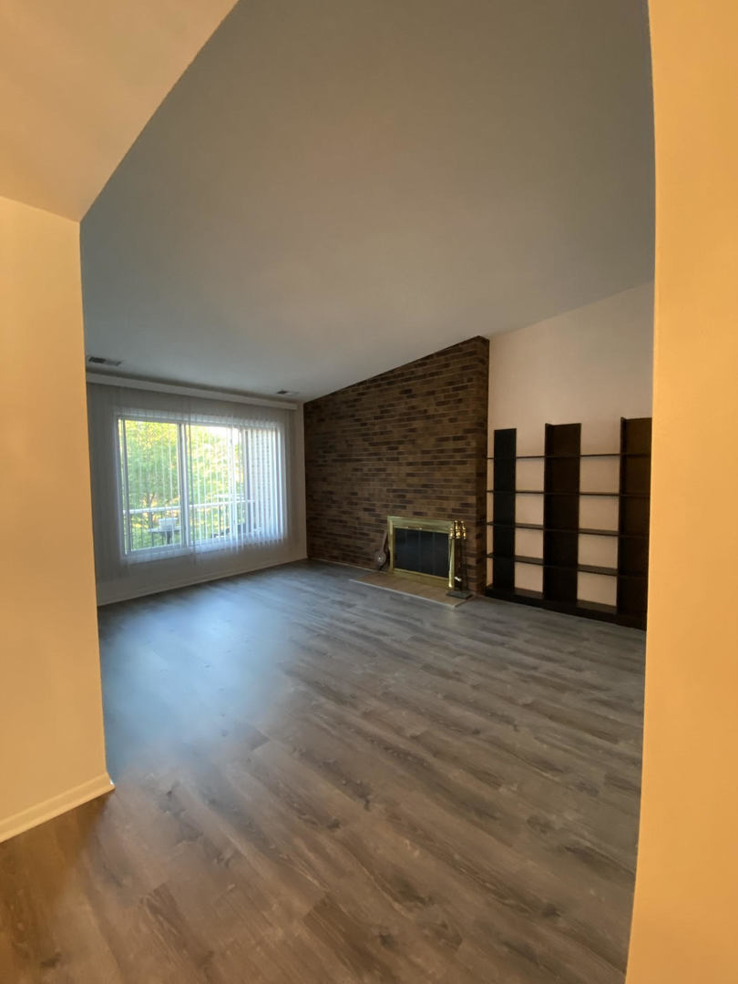 186 Grove Avenue, Unit D Des Plaines, IL 60016 - Photo 3 of 16