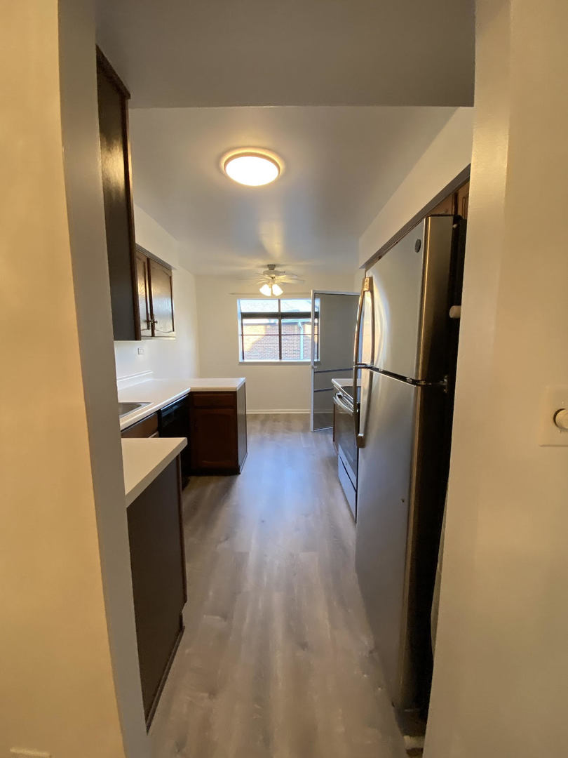 186 Grove Avenue, Unit D Des Plaines, IL 60016 - Photo 5 of 16