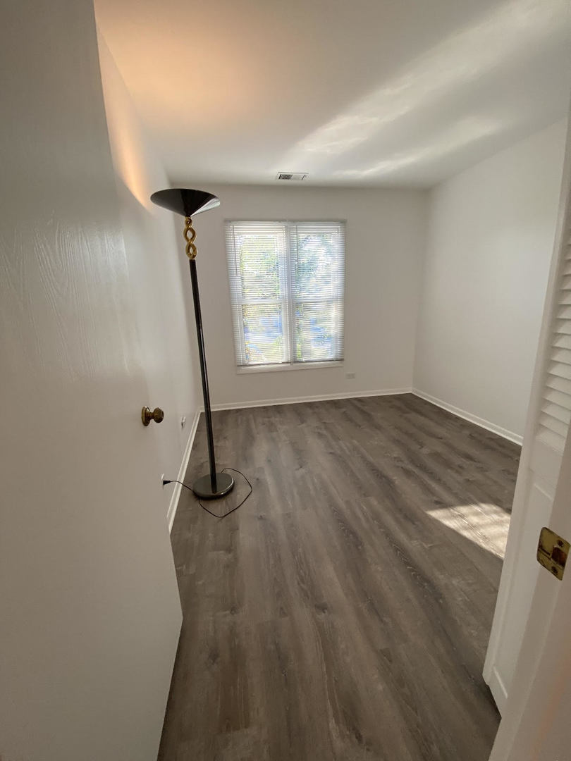 186 Grove Avenue, Unit D Des Plaines, IL 60016 - Photo 7 of 16