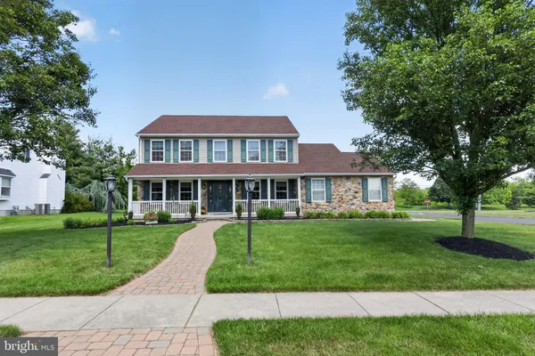 $850,000 | 203 Glenview Drive, Warrington, PA 18976