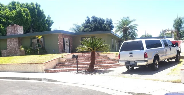 a house view with a outdoor space