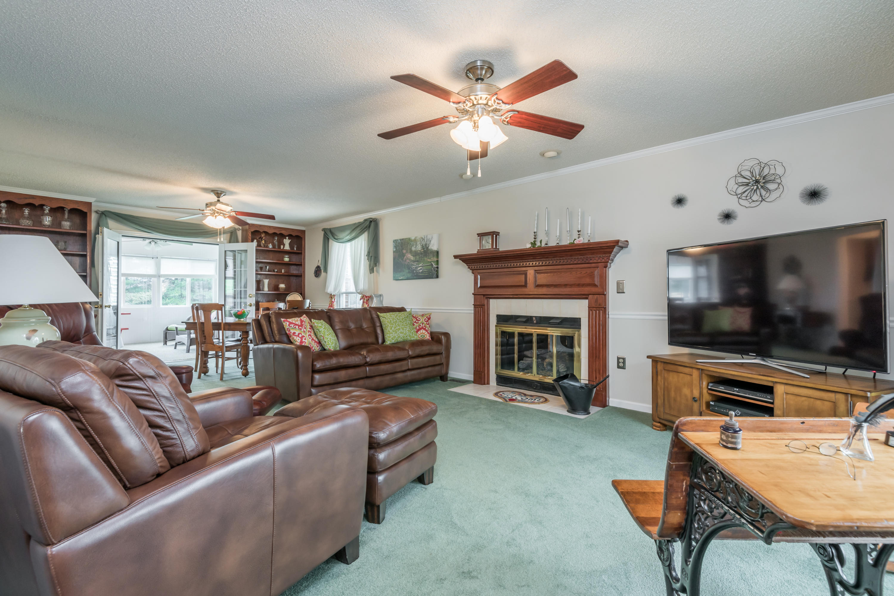 138 Farrs Road Kingston, TN 37763 - Photo 4 of 40 Living Room