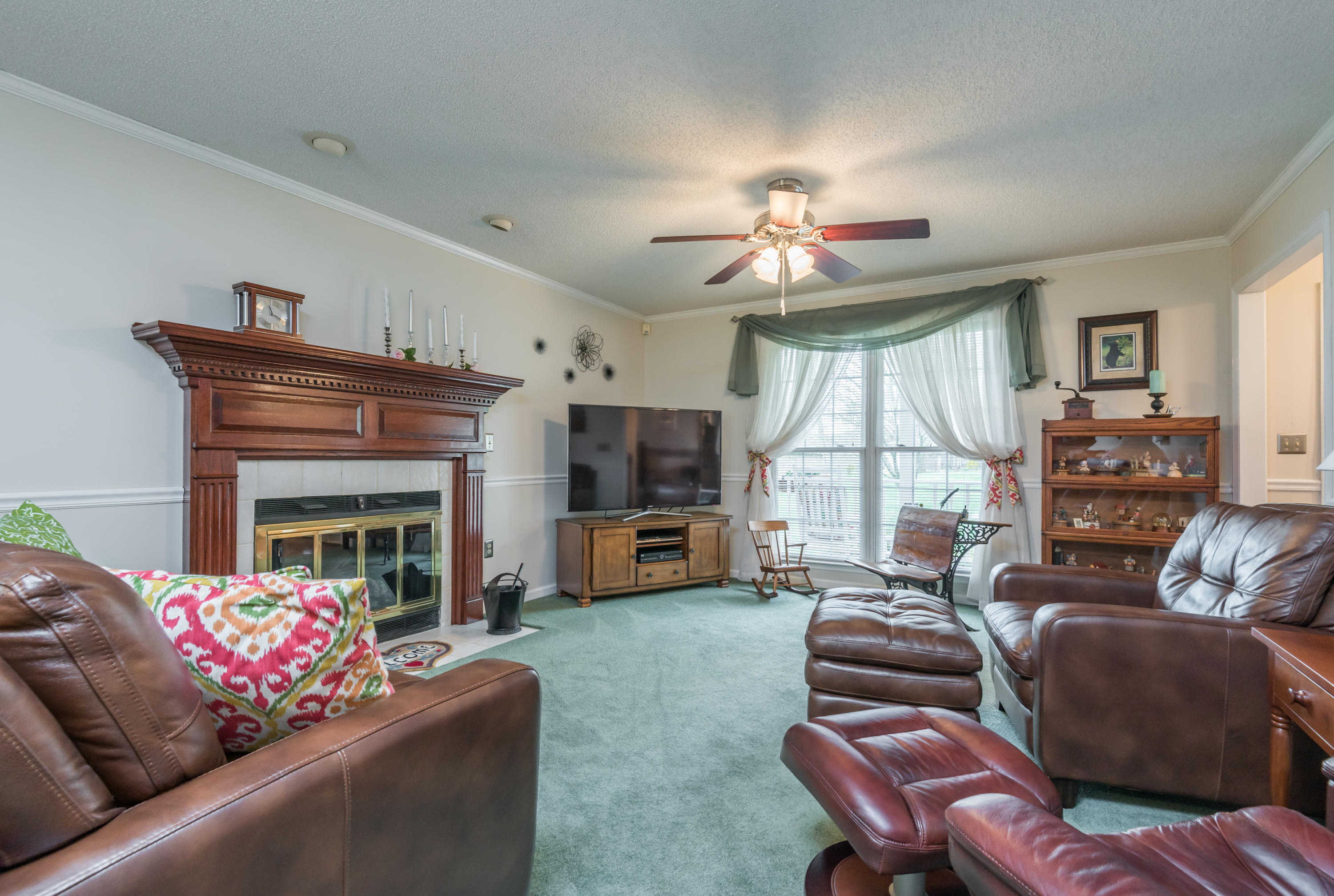 138 Farrs Road Kingston, TN 37763 - Photo 5 of 40 Living Room