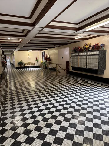 $95,000 | 2922 Barnes Avenue, Unit 3A | Olinville