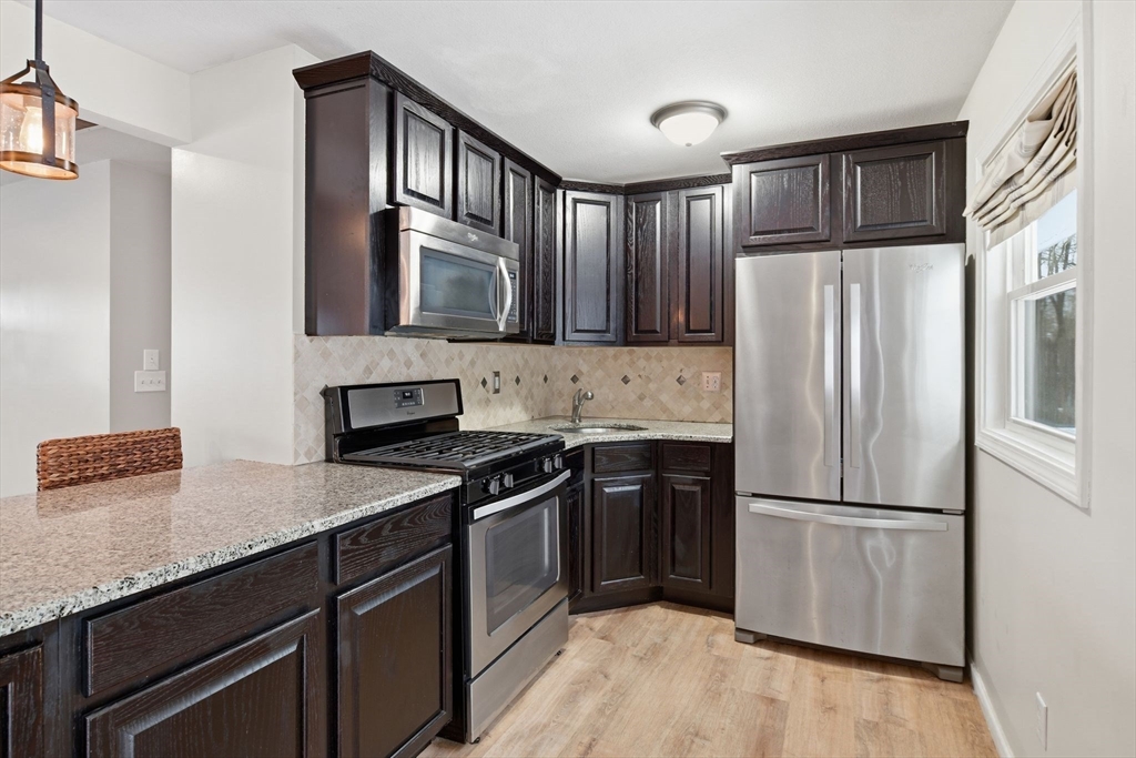 55 Old Farm Road Springfield, MA 01119 - Photo 9 of 22 Gallery Image 9
